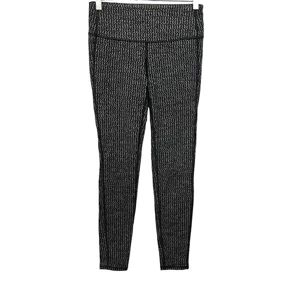 ATHLETA MID-RISE FULL LENGTH YOGA LEGGINGS, WOMENS, XS, BLACK & GREY ZIGZAG PATT - Picture 1 of 10